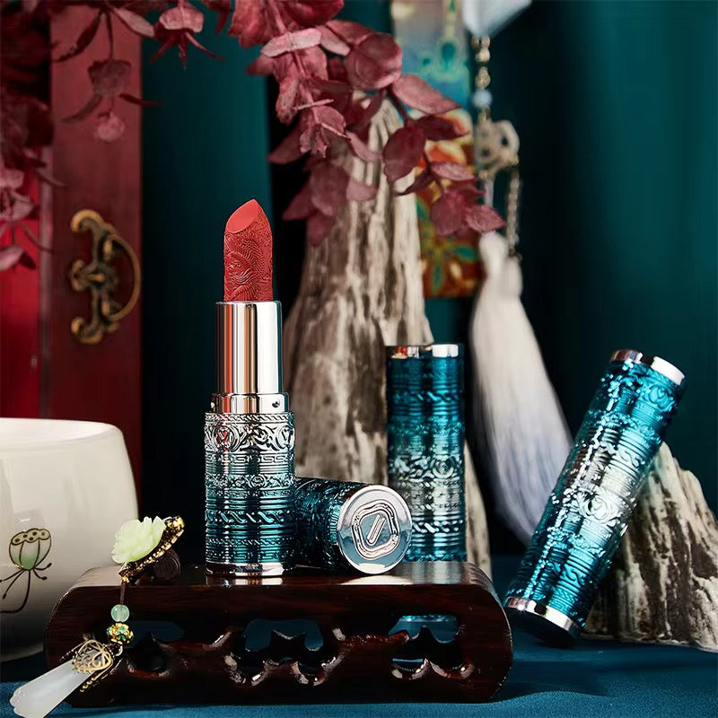 Luxury Matte Lipstick – Green & Silver Edition ★ ★ ★ ★ ★