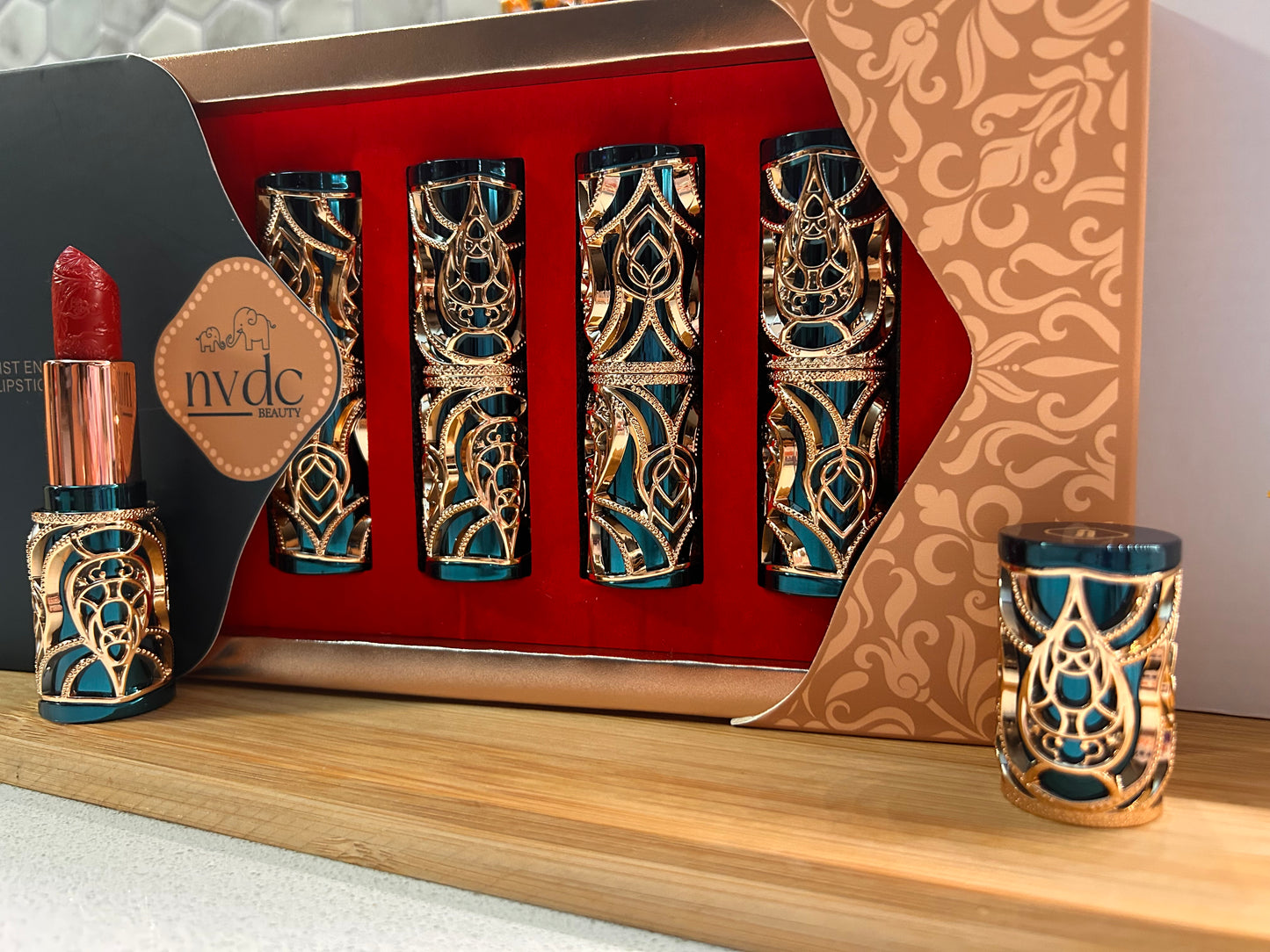 Satin Mist Luxurious Lipstick Set “ 5 Glamorous Shades